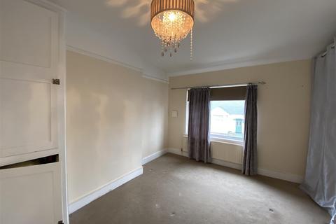 19 Postling Road, Folkestone, CT19 4PH