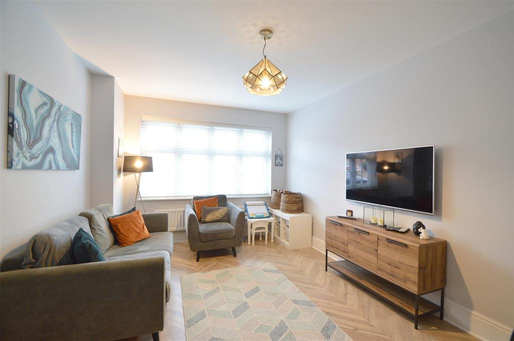 24 Juniper Road, Shrewsbury SY1 2BN 3 bed semidetached house £280,000