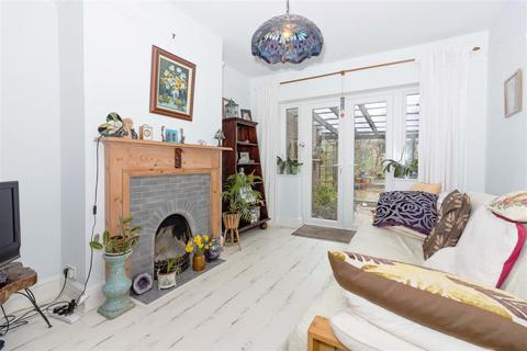 3 Browning Road, Worthing, BN11 4NS