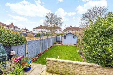 7 Delcombe Avenue, Worcester Park, KT4 8NY