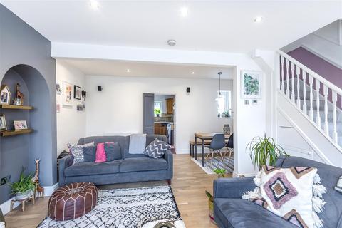 7 Delcombe Avenue, Worcester Park, KT4 8NY