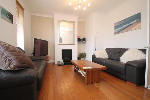 4a William Street, Carshalton, SM5 2RB