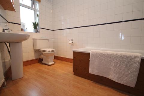 4a William Street, Carshalton, SM5 2RB