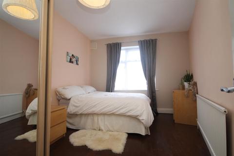 4a William Street, Carshalton, SM5 2RB