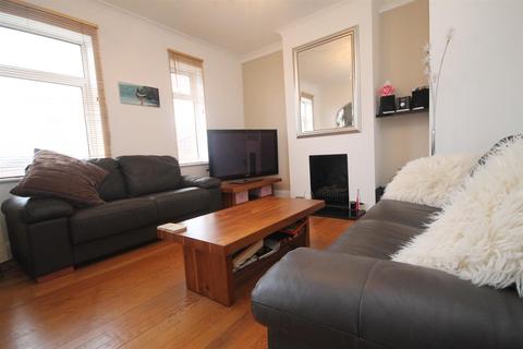 4a William Street, Carshalton, SM5 2RB