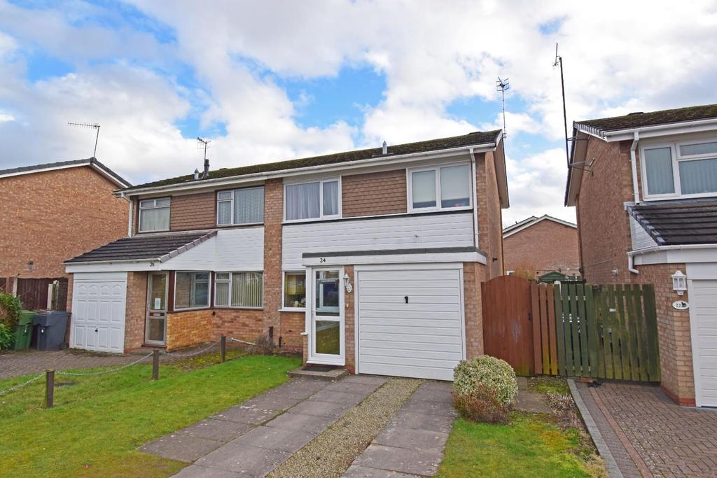 24 Hartford Road, Harwood Park... 3 bed semidetached house £280,000