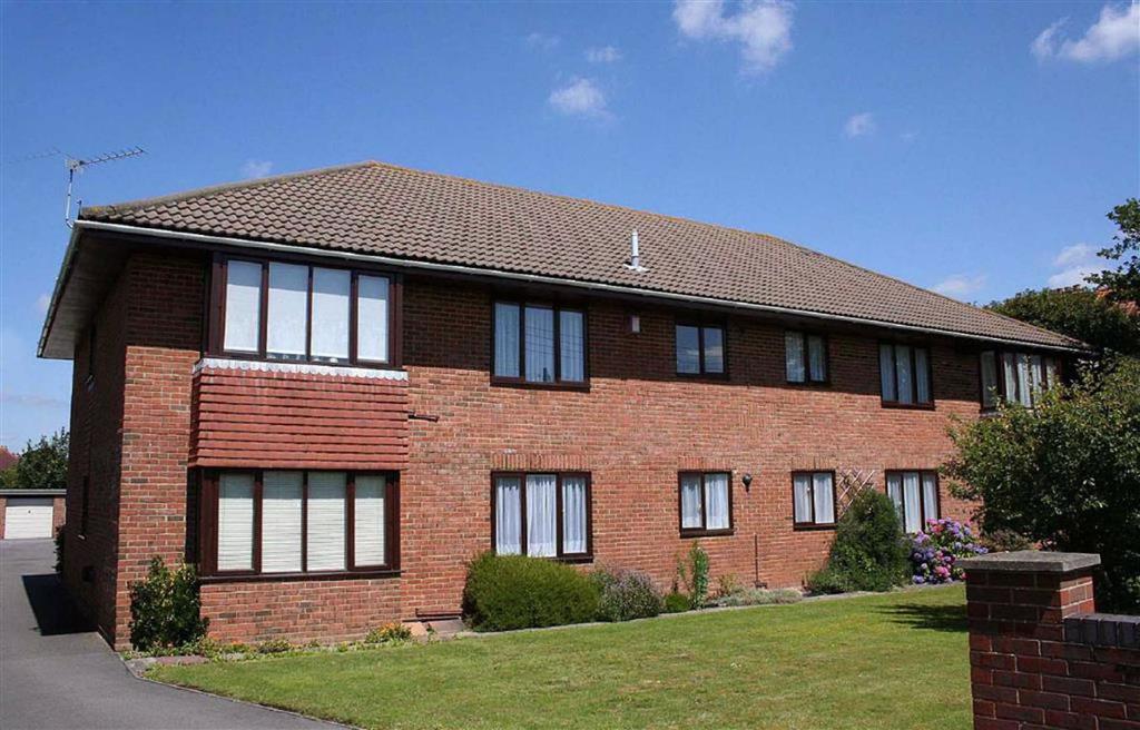 Osborne Road, New Milton, Hampshire 2 bed flat £199,950