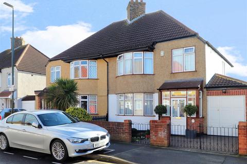 11 Heathside Avenue, Bexleyheath, DA7 4PZ