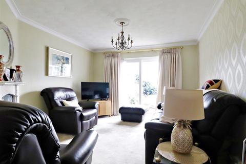 11 Heathside Avenue, Bexleyheath, DA7 4PZ