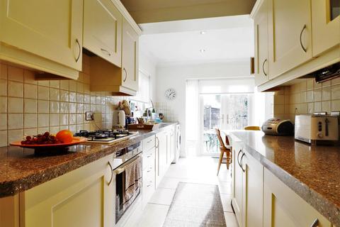 11 Heathside Avenue, Bexleyheath, DA7 4PZ