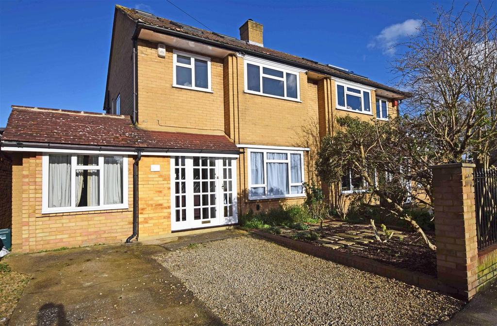 Buckingham Road, Hampton 4 bed semidetached house £650,000