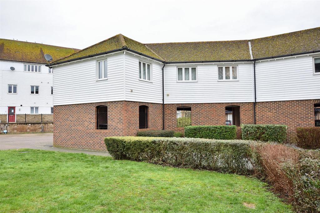 Medway Court, Aylesford 2 bed apartment £230,000