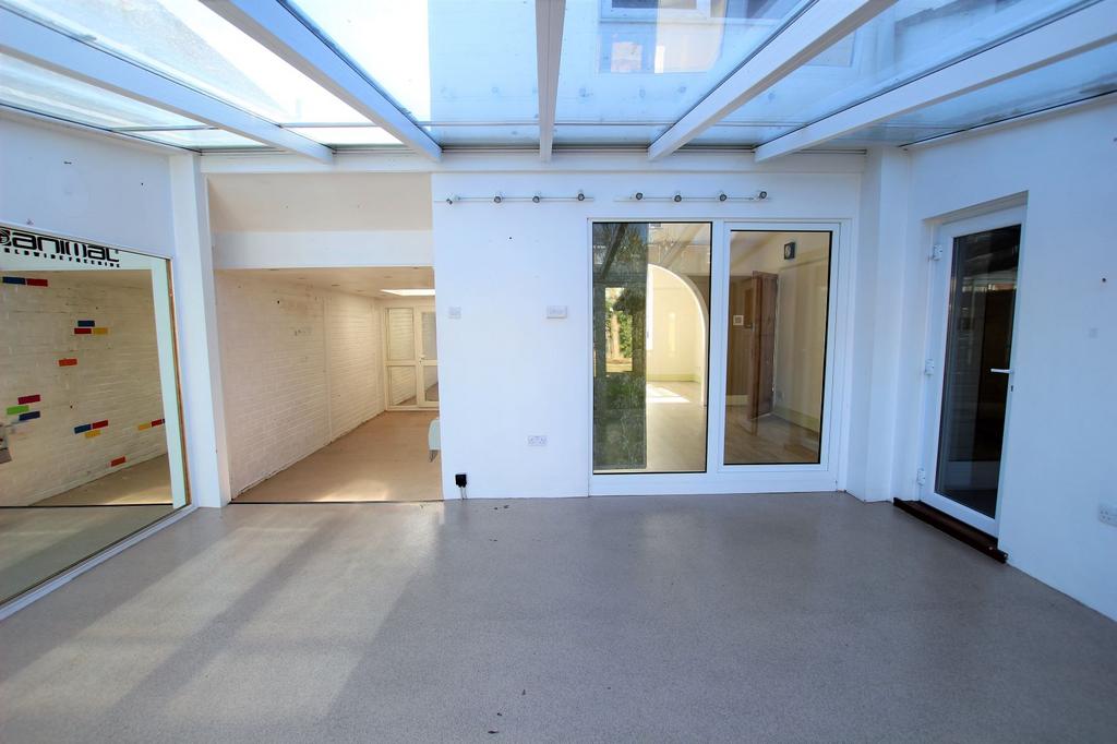 House in Portsmouth - View 5