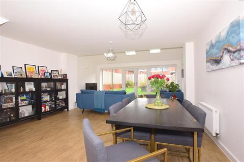 14 Conrad Mews, Northfleet, Gravesend, DA11 8FW