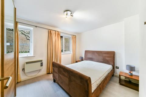 25 Arden Crescent, London, E14 9WA