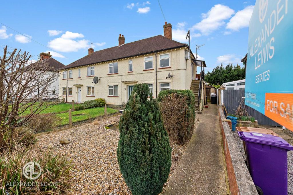 Westmill Road, Hitchin, SG5 2SB 2 bed £250,000