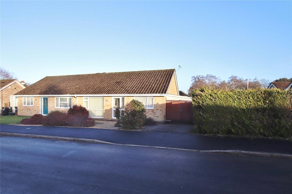Pine View Road, Verwood, BH31 3 bed bungalow £315,000