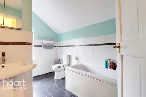 35 Bruce Street, Northampton, NN5 5BQ