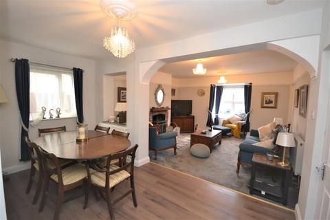 12 Draycott, Cam, Dursley, GL11 5LL