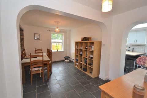12 Draycott, Cam, Dursley, GL11 5LL