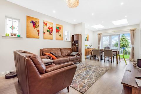17 Linkway, London, SW20 9AT
