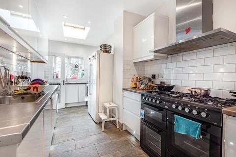 17 Linkway, London, SW20 9AT