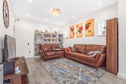 17 Linkway, London, SW20 9AT