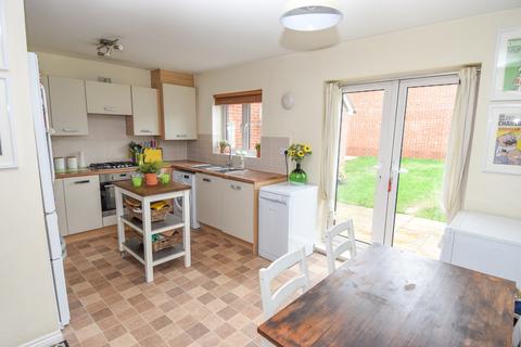 24 Dunford Close, Amesbury, Salisbury, SP4 7FX