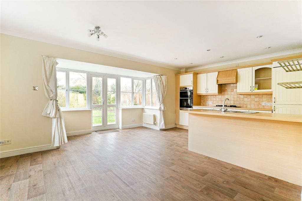 Silk Mill Road, Redbourn, St. Albans, Hertfordshire, AL3 4 bed detached