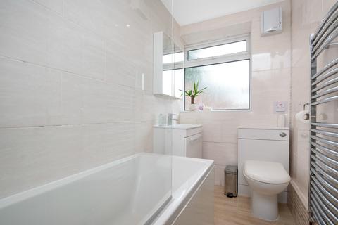 7 Mccall Crescent, London, SE7 8HS