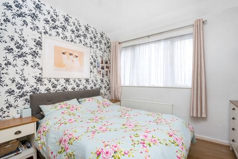 7 Mccall Crescent, London, SE7 8HS