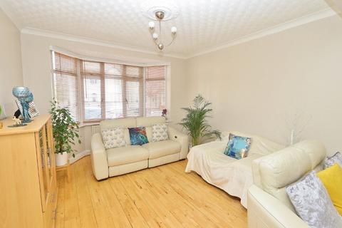 15 Rom Crescent, Romford, RM7 0PP