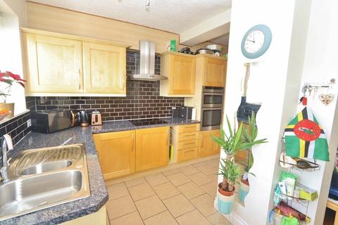 15 Rom Crescent, Romford, RM7 0PP