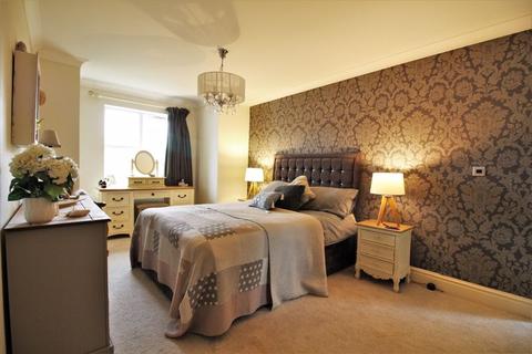 33a Oldfield Drive, Heswall, Wirral, CH60 6SS