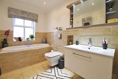 33a Oldfield Drive, Heswall, Wirral, CH60 6SS