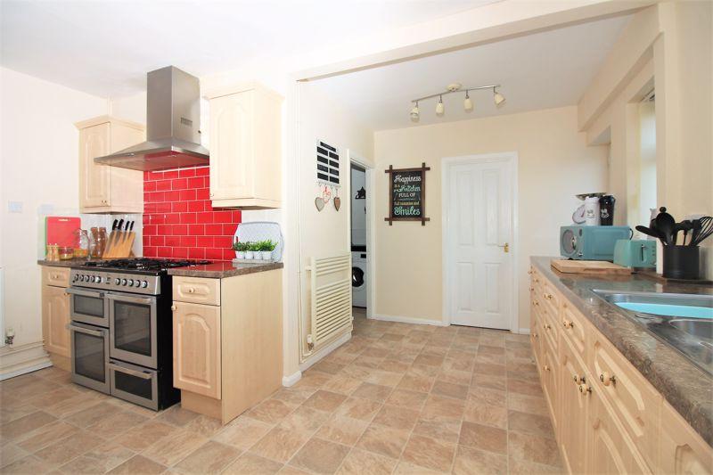 Blackdown View, Ilminster 3 bed semidetached house £240,000