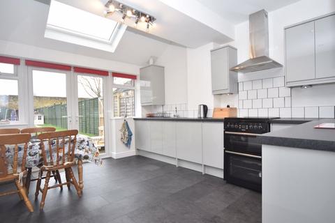 8, Newtown Coat Road, Martock, TA12 6EX