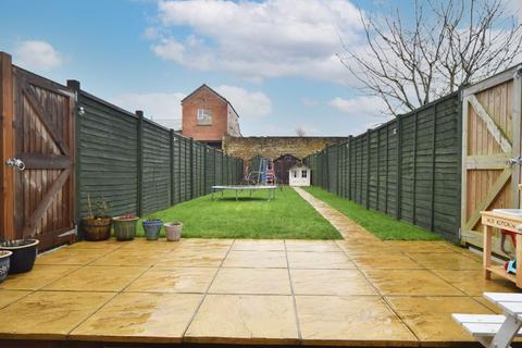8, Newtown Coat Road, Martock, TA12 6EX