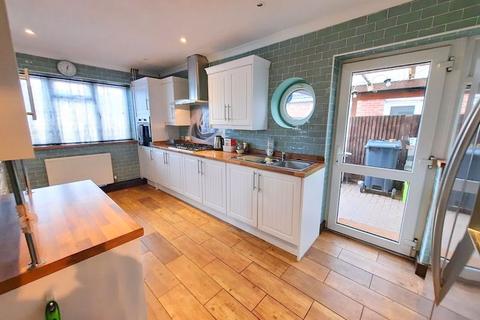 9 Ash Grove, Feltham, TW14 8AR