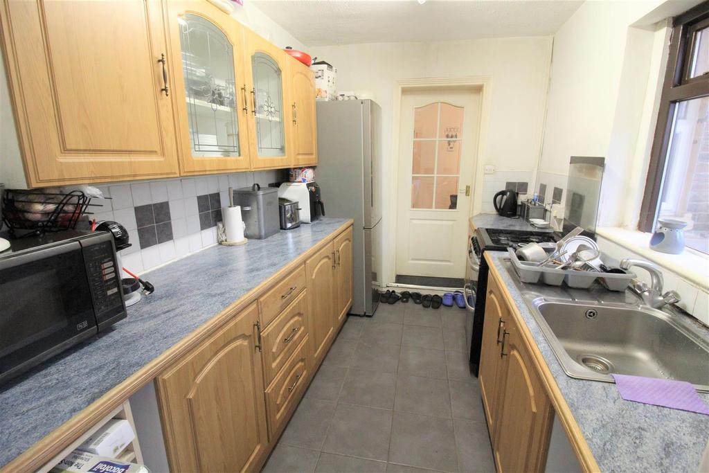 Clement Street, Gloucester 3 bed end of terrace house £160,000