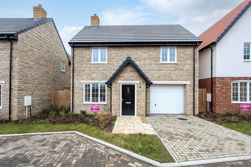 Sharpe Close, Carlton, Bedford, MK43 3 bed detached house £389,995