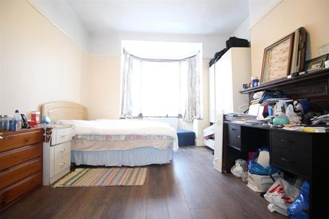 80 Nightingale Road, London, E5 8NB
