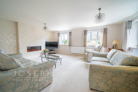 22 Bixley Drive, Rushmere St Andrew, Ipswich, IP4 5TY