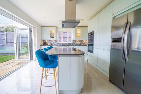 22 Bixley Drive, Rushmere St Andrew, Ipswich, IP4 5TY