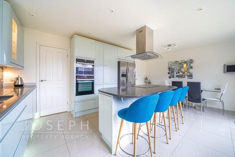 22 Bixley Drive, Rushmere St Andrew, Ipswich, IP4 5TY