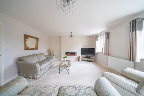 22 Bixley Drive, Rushmere St Andrew, Ipswich, IP4 5TY