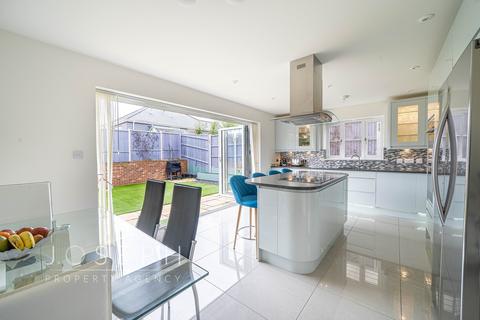 22 Bixley Drive, Rushmere St Andrew, Ipswich, IP4 5TY