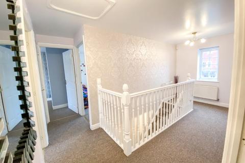 20 Deer Close, Grange Park, Northampton, NN4 5DN