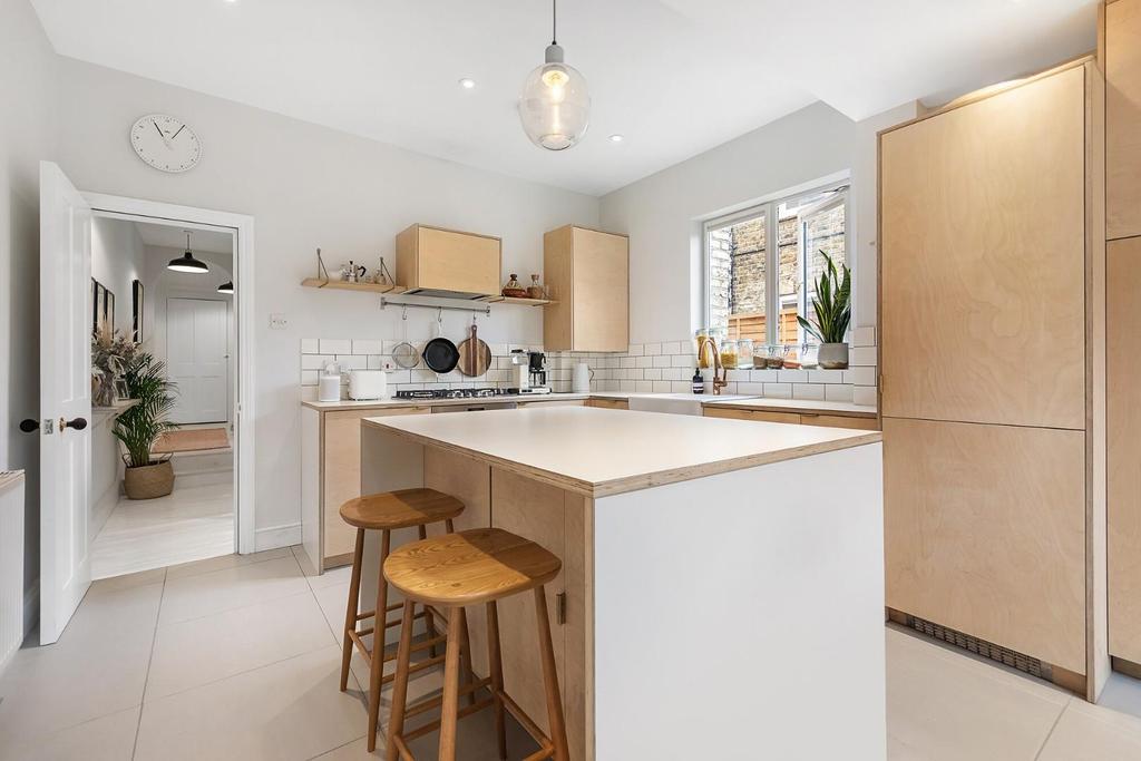 Kitchen (2).jpg