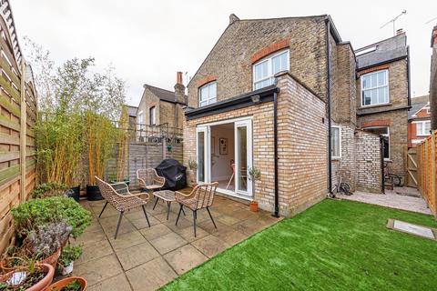 16a Dumbarton Road, London, SW2 5LU